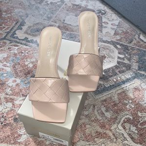 Marc Fisher Darasa slip on sandal